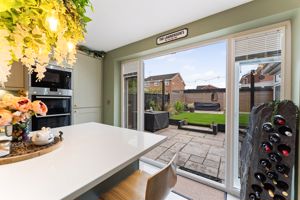 Family Kitchen- click for photo gallery